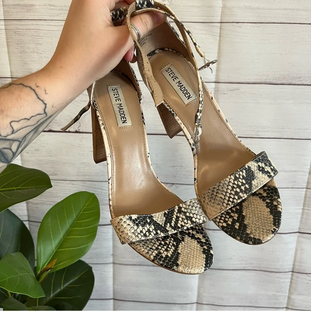 Steve Madden snake skin heels size 10